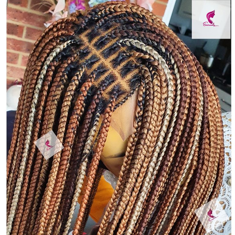 Knotless braids, mixed browns, 30inches.(Closure)